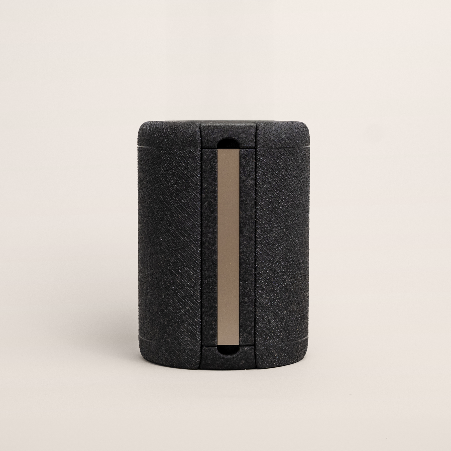 ICY Box deep black champagner