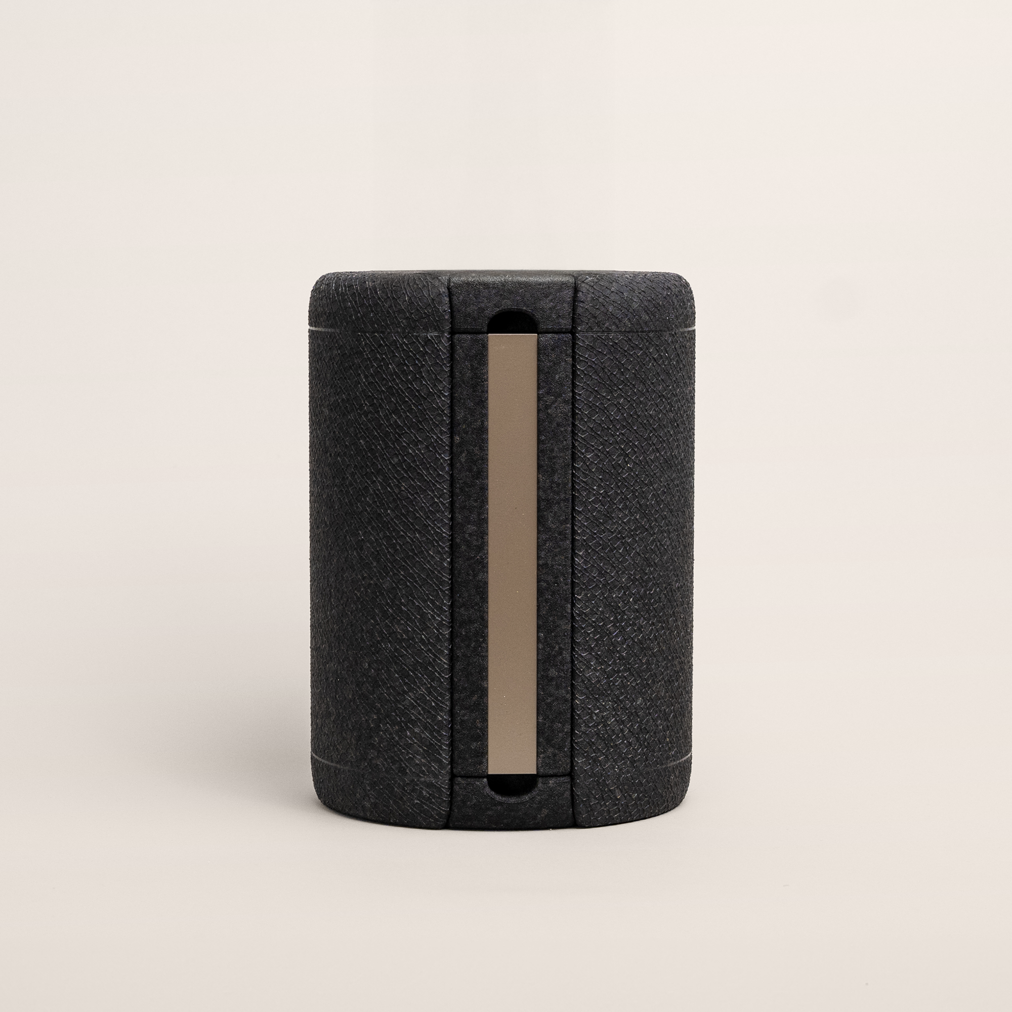 ICY Box deep black champagner